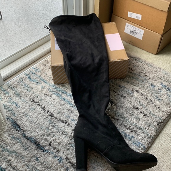 Black over the knee boots - Picture 1 of 3